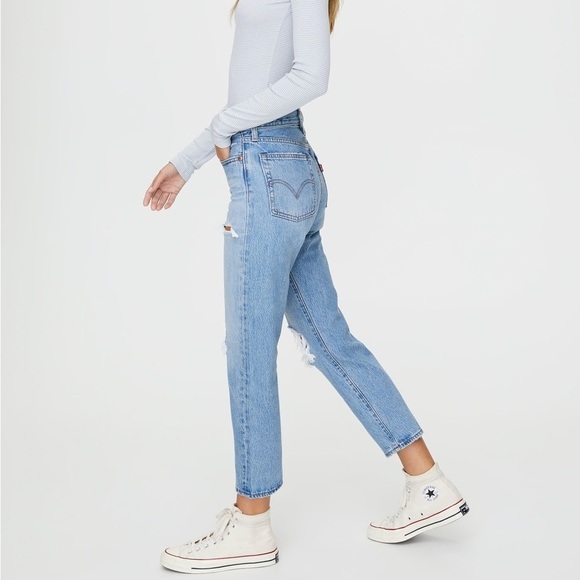 Levi’s Wedgie Straight Distressed High Rise Jeans in Light Blue Size 29 - Picture 2 of 10